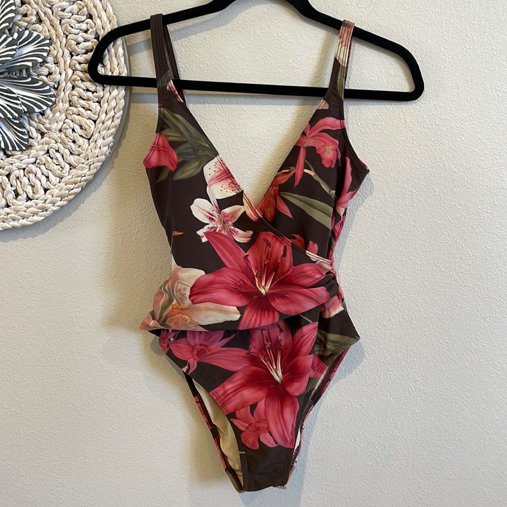 Tommy Bahama Floral One Piece Swimsuit Sz 6